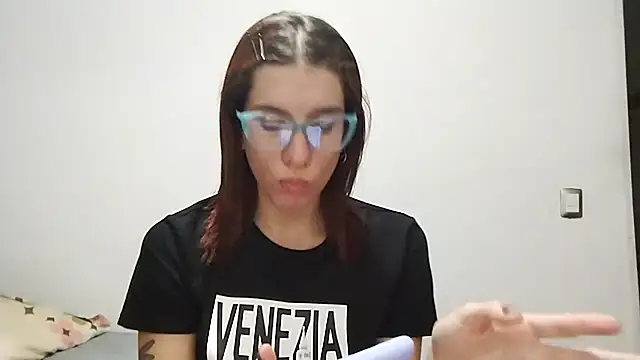 Snapshot of Luna-e-Franco1 chatting on February 11, 2026, 11:59 pm Luna-e-Franco1 online show from February 11, 2026, 11:59 pm