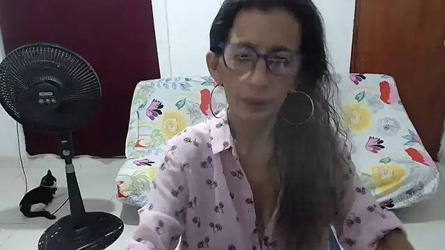 Snapshot of luz_stella chatting on February 22, 2026, 9:05 pm luz stella online show from February 22, 2026, 9:05 pm