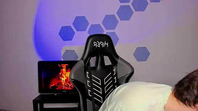 Chris Tyson online show from November 12, 2025, 7:34 am