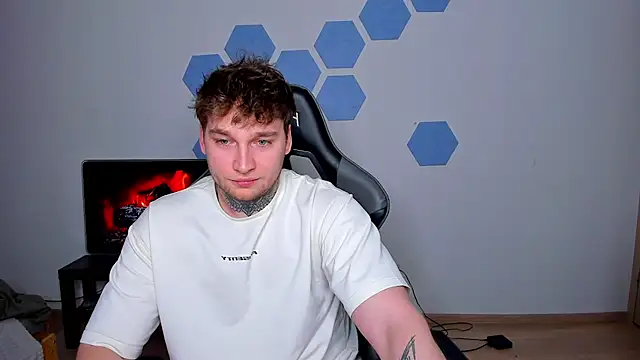 Chris Tyson online show from April 6, 2026, 10:00 pm