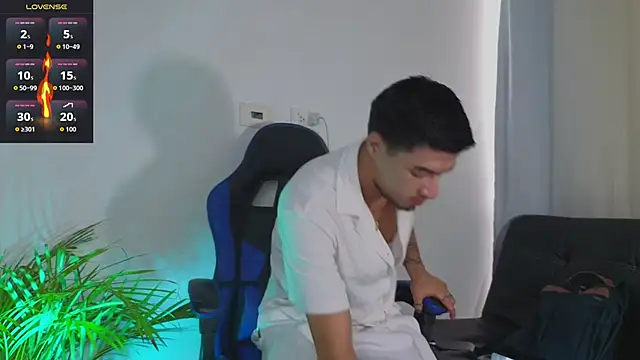 Snapshot of EdwardRoss_ chatting on February 19, 2026, 9:45 pm EdwardRoss online show from February 19, 2026, 9:45 pm