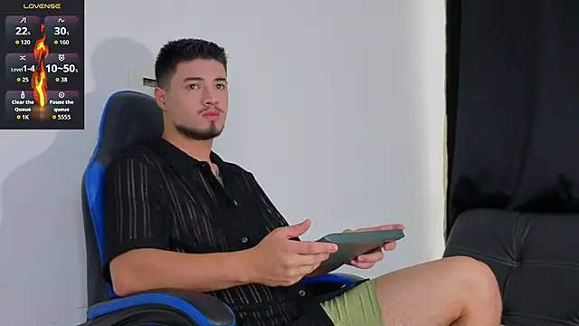 EdwardRoss  online show from December 16, 2025, 8:57 pm