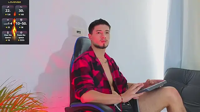 Snapshot of EdwardRoss_ chatting on February 14, 2026, 8:31 pm EdwardRoss online show from February 14, 2026, 8:31 pm