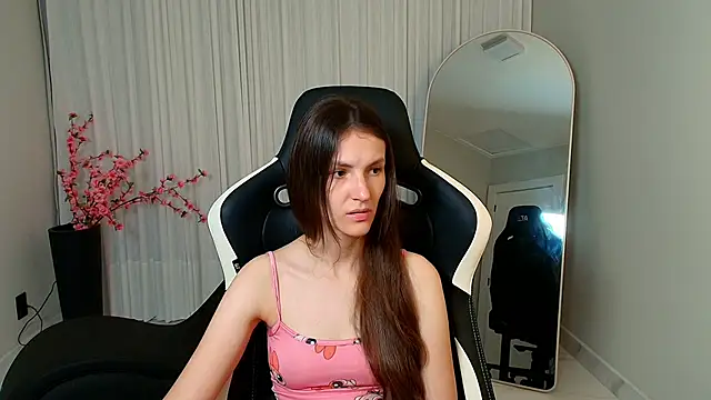 upssnowy online show from October 26, 2025, 5:02 pm