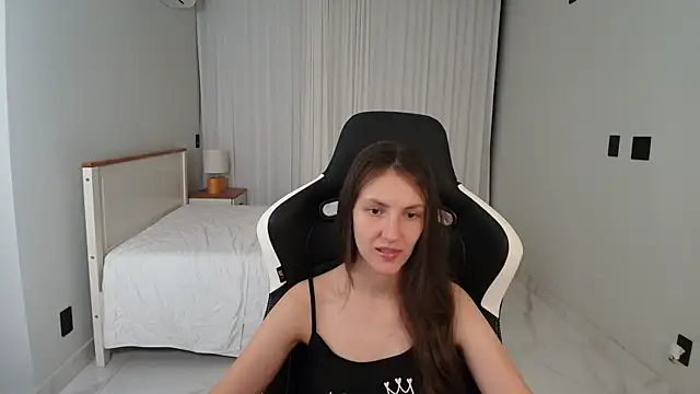 Snapshot of upssnowy chatting on July 28, 2026, 4:31 am upssnowy online show from July 28, 2026, 4:31 am