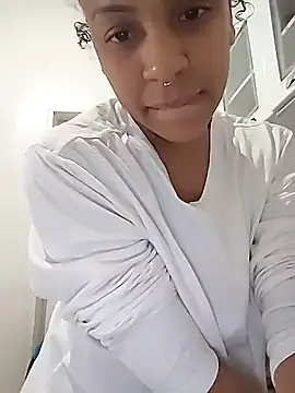 Julia Pretinha online show from November 8, 2025, 3:15 pm