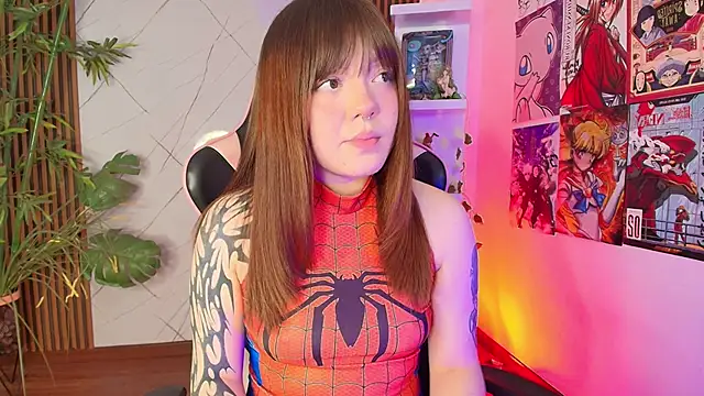 Fluffy Bubble21 online show from October 9, 2025, 4:24 am