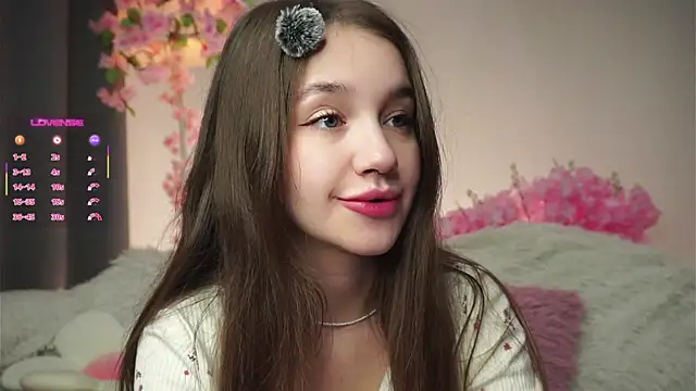 AmiLewis online show from November 11, 2025, 1:33 am