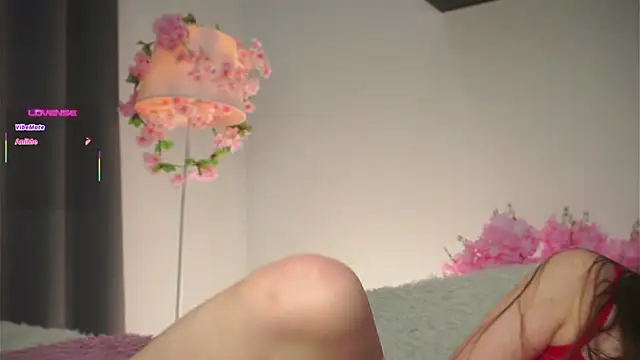 AmiLewis online show from October 22, 2025, 1:05 am