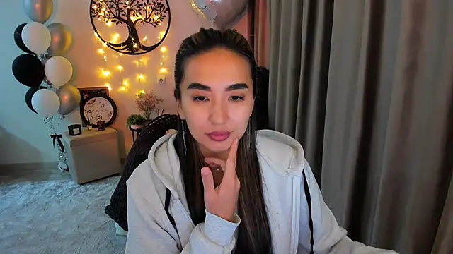 worldofkim online show from March 26, 2026, 5:44 pm