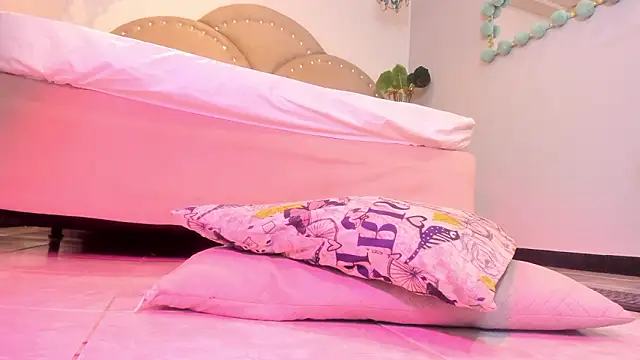 Miia Thompsonn online show from February 24, 2026, 7:20 am