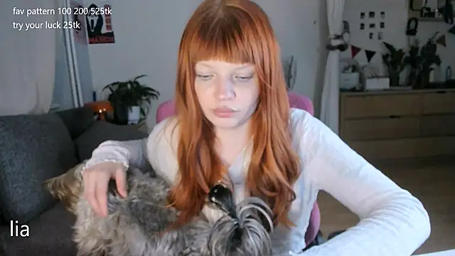 Snapshot of lil_lia chatting on June 2, 2026, 9:04 pm lil lia online show from June 2, 2026, 9:04 pm