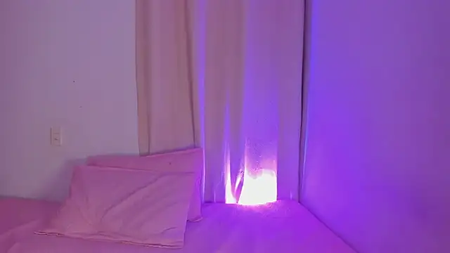 AmyStevenss online show from February 17, 2026, 4:21 am