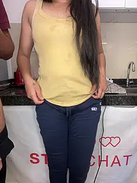 Snapshot of Miss__Malaika chatting on March 11, 2025, 12:39 pm Miss Malaika online show from March 11, 2025, 12:39 pm