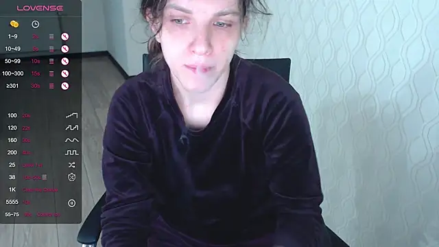 LisaHeart online show from November 9, 2025, 11:53 pm