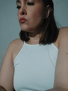 Miss Agatha online show from March 14, 2026, 1:33 am