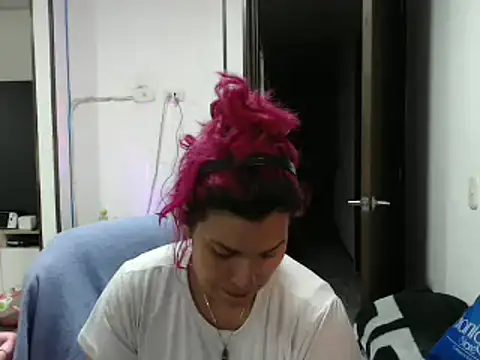 Snapshot of CarolinaRincon chatting on February 20, 2025, 1:14 am CarolinaRincon online show from February 20, 2025, 1:14 am