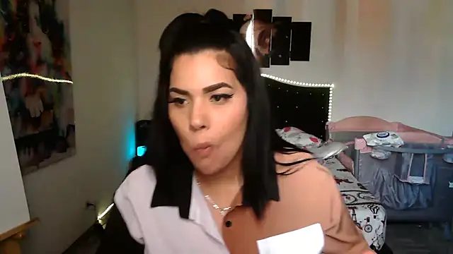 Snapshot of CarolinaRincon chatting on October 1, 2025, 9:29 pm CarolinaRincon online show from October 1, 2025, 9:29 pm