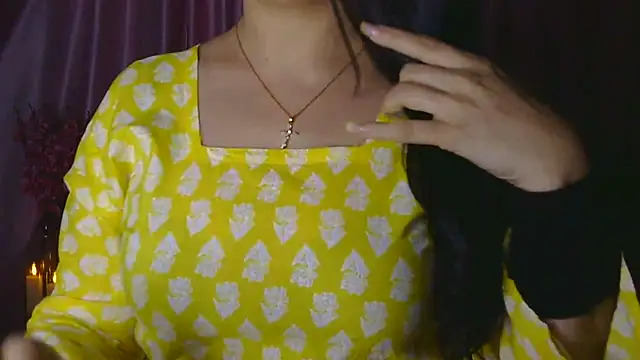 Snapshot of Mishika_Gill chatting on July 8, 2026, 4:24 am Mishika Gill online show from July 8, 2026, 4:24 am