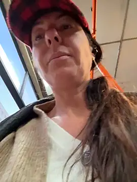 eveangelll online show from October 30, 2025, 4:44 am