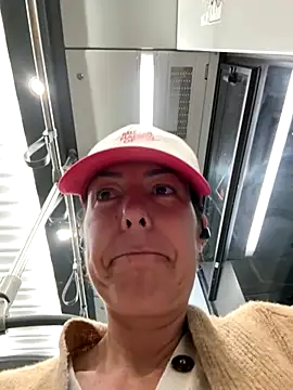 eveangelll online show from October 24, 2025, 3:49 am