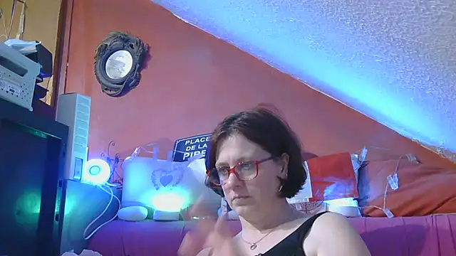 Snapshot of lanax chatting on June 19, 2026, 12:33 pm lanax online show from June 19, 2026, 12:33 pm