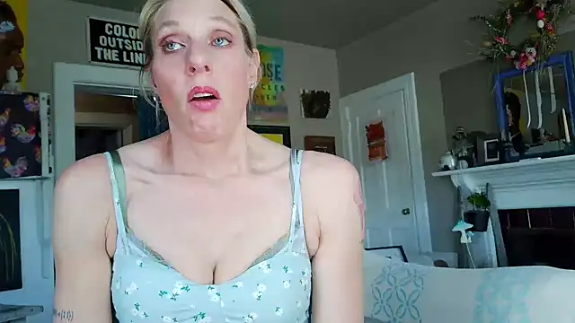 Glamazonx online show from February 12, 2026, 10:09 pm