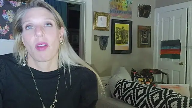 Glamazonx online show from April 1, 2026, 5:53 am