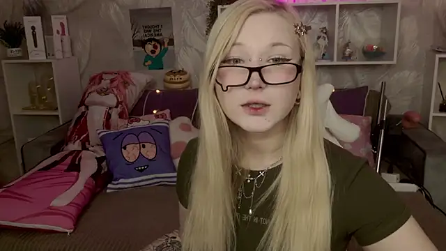 Snapshot of MeowkaKitty chatting on January 19, 2026, 1:53 am MeowkaKitty online show from January 19, 2026, 1:53 am