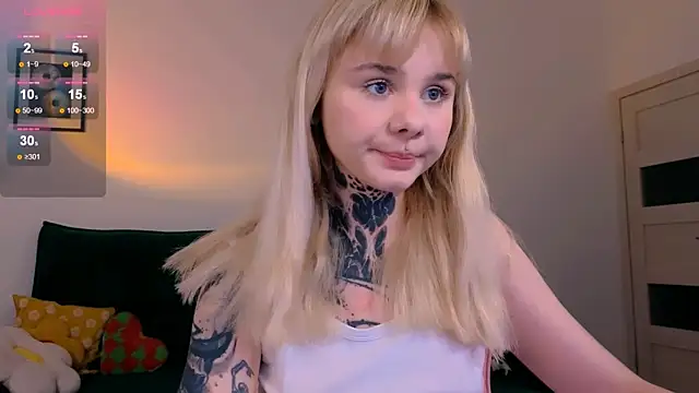 Britney Lynch online show from April 18, 2026, 5:59 pm