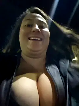 Snapshot of Celeem_ chatting on April 25, 2026, 11:46 pm Celeem online show from April 25, 2026, 11:46 pm