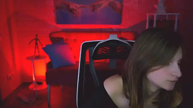 Snapshot of EllaHorton chatting on November 18, 2025, 7:50 pm EllaHorton online show from November 18, 2025, 7:50 pm