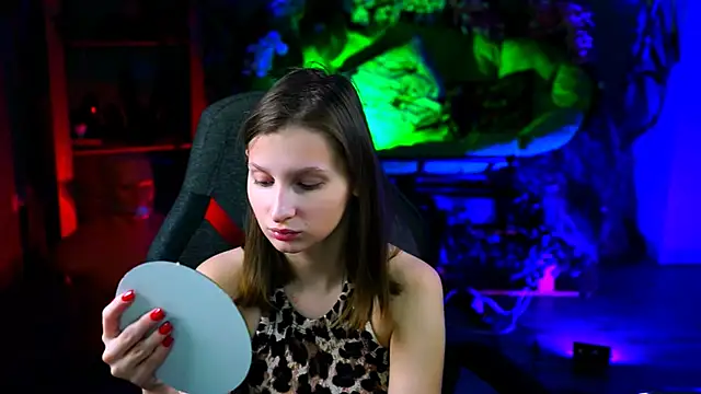 Snapshot of EllaHorton chatting on February 5, 2026, 12:56 pm EllaHorton online show from February 5, 2026, 12:56 pm