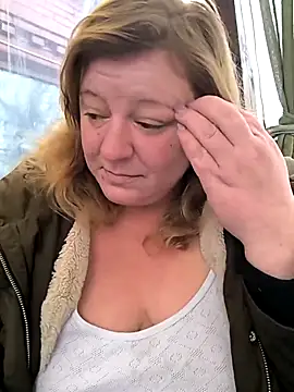 jusichka online show from November 13, 2025, 6:28 am