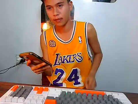 Snapshot of Asiantwink21 chatting on September 17, 2025, 2:30 pm Asiantwink21 online show from September 17, 2025, 2:30 pm