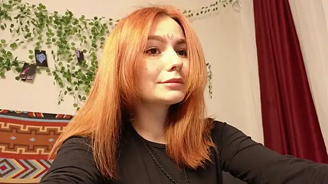 girl with snaketatto0 online show from December 3, 2025, 1:50 am