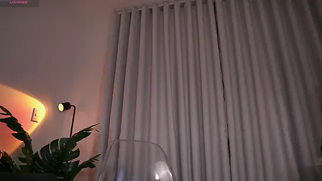 GigiLee  online show from November 15, 2025, 2:26 am