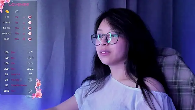 Snapshot of maydaykimmy chatting on December 1, 2024, 11:31 pm maydaykimmy online show from December 1, 2024, 11:31 pm