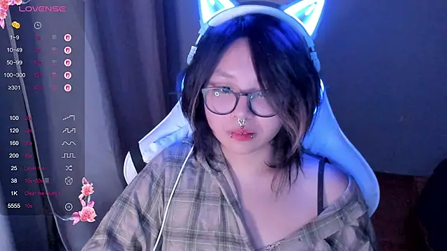 Snapshot of maydaykimmy chatting on February 7, 2026, 10:18 pm maydaykimmy online show from February 7, 2026, 10:18 pm