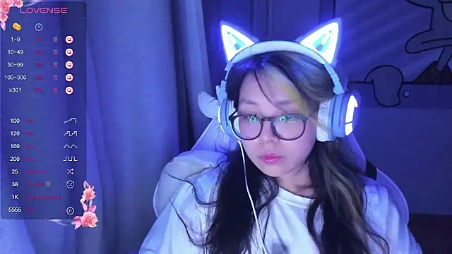 Snapshot of maydaykimmy chatting on February 8, 2025, 10:08 pm maydaykimmy online show from February 8, 2025, 10:08 pm