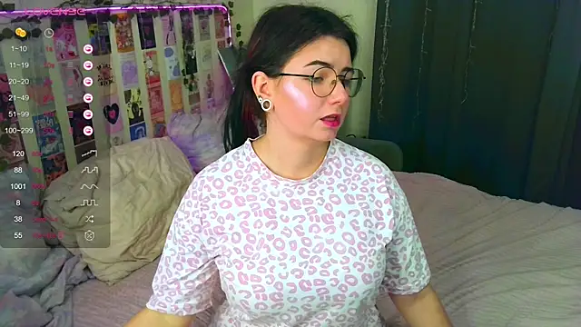 Snapshot of ss-katekisa-ss chatting on September 21, 2025, 7:30 pm ss-katekisa-ss online show from September 21, 2025, 7:30 pm