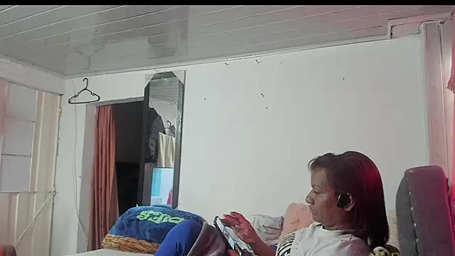 Snapshot of Laflaka22 chatting on May 11, 2026, 3:18 pm Laflaka22 online show from May 11, 2026, 3:18 pm
