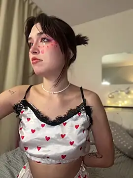 Evangeline Lawrence  online show from March 20, 2025, 9:56 pm