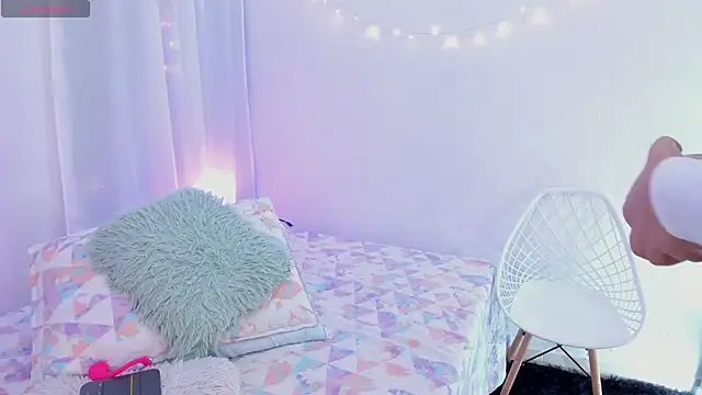 andrea osorio  online show from December 15, 2025, 11:38 am