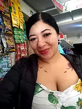 Snapshot of Ariana-pp03 chatting on November 10, 2025, 1:05 pm Ariana-pp03 online show from November 10, 2025, 1:05 pm