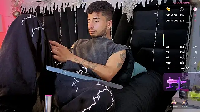 JuanCamiilo 66 online show from December 21, 2025, 2:35 am