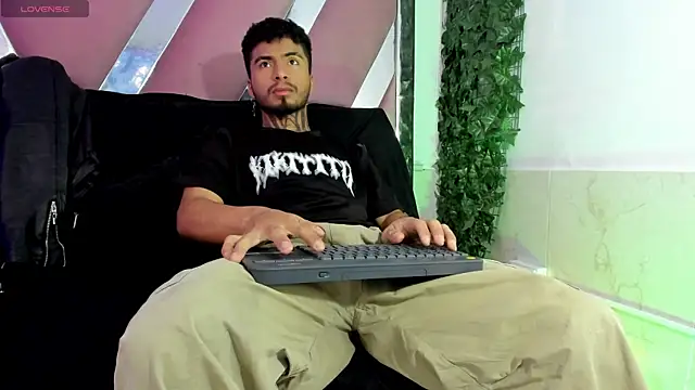 JuanCamiilo 66 online show from March 3, 2026, 1:07 pm