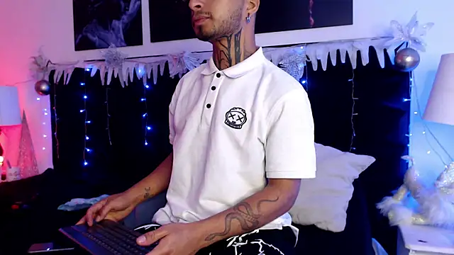 JuanCamiilo 66 online show from November 28, 2025, 2:56 am