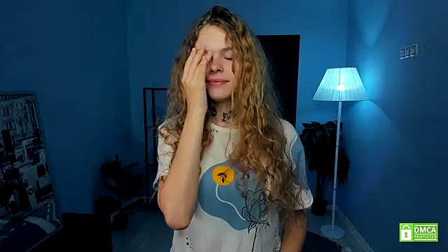 RayaNenlia online show from November 4, 2025, 5:11 am