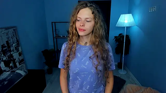 RayaNenlia online show from September 14, 2025, 5:08 am